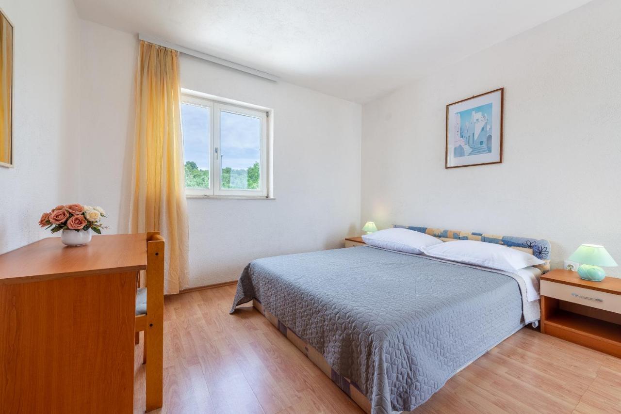Olive Gardens Apartment Primosten Ngoại thất bức ảnh