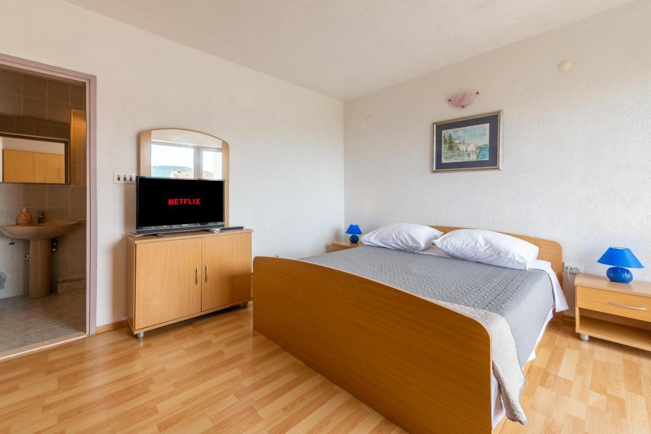 Olive Gardens Apartment Primosten Ngoại thất bức ảnh