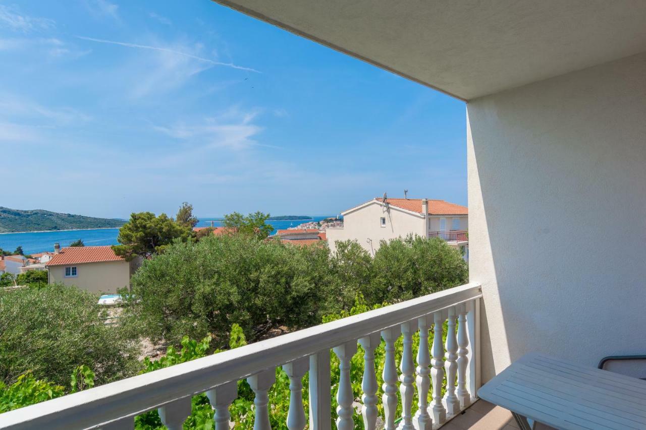 Olive Gardens Apartment Primosten Ngoại thất bức ảnh