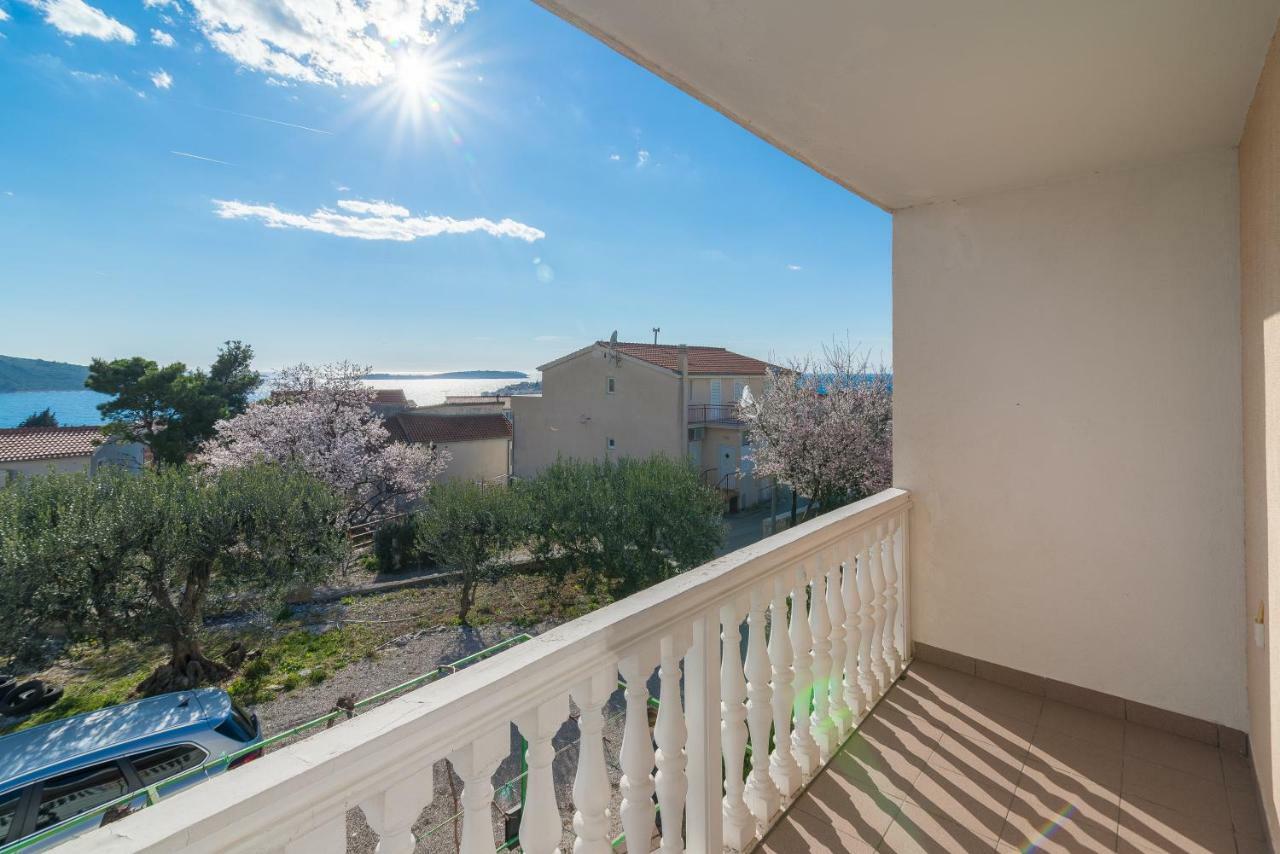 Olive Gardens Apartment Primosten Ngoại thất bức ảnh