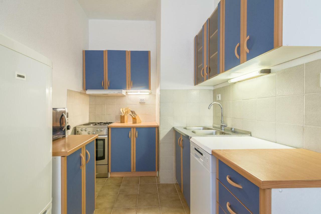 Olive Gardens Apartment Primosten Ngoại thất bức ảnh