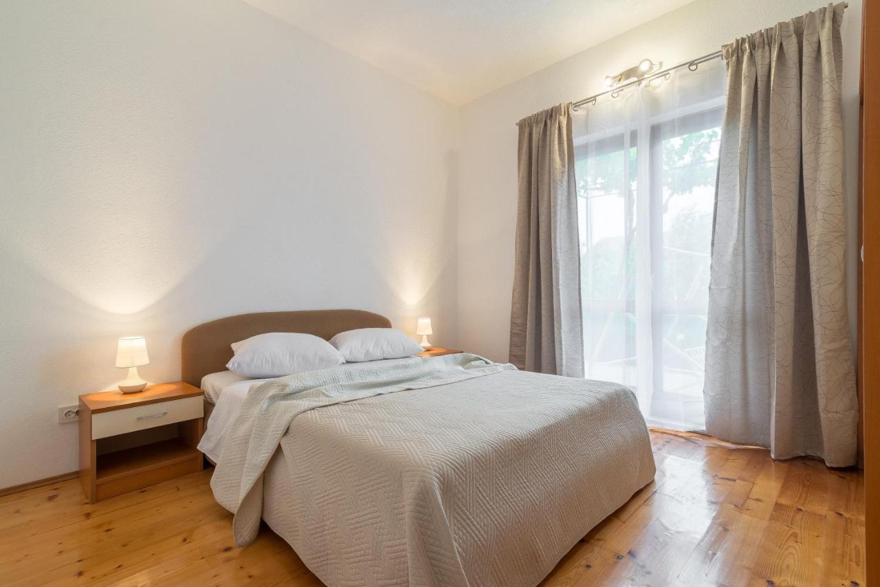 Olive Gardens Apartment Primosten Ngoại thất bức ảnh
